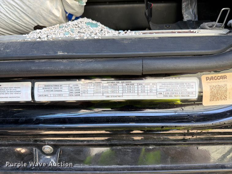image for item YA4194 2023 Kenworth T880 semi truck