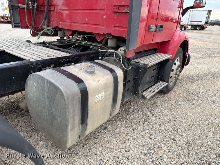image for item YA4211 2020 Volvo VNR semi truck