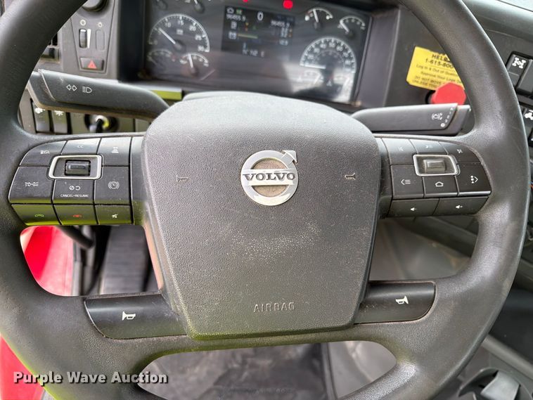image for item YA4211 2020 Volvo VNR semi truck