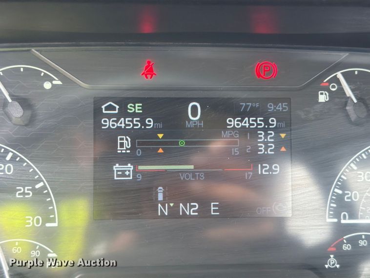 image for item YA4211 2020 Volvo VNR semi truck