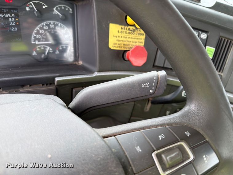image for item YA4211 2020 Volvo VNR semi truck