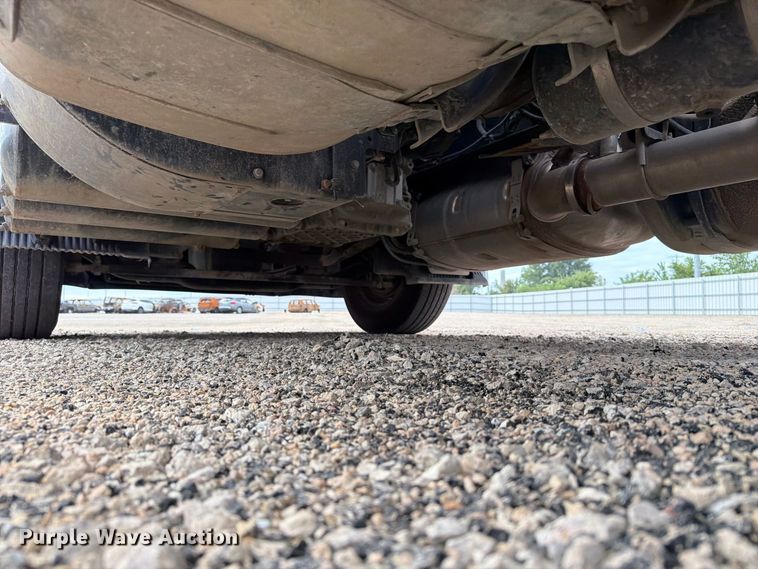 image for item YA4211 2020 Volvo VNR semi truck