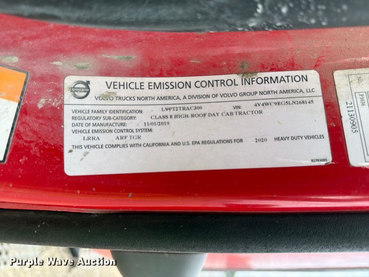 image for item YA4211 2020 Volvo VNR semi truck