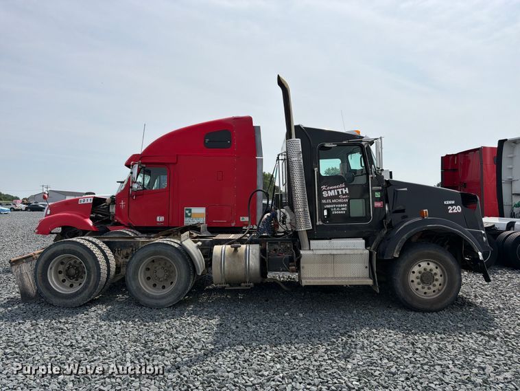 image for item YA4243 2016 Kenworth T8 Series semi truck