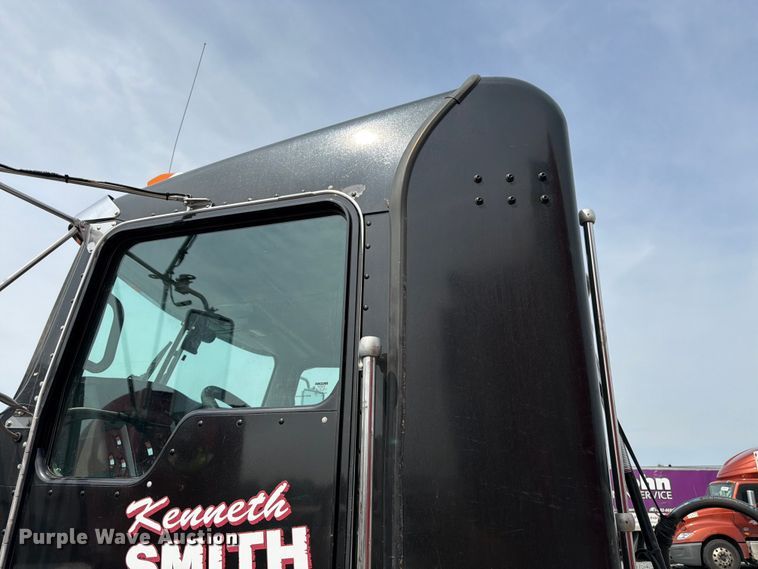 image for item YA4243 2016 Kenworth T8 Series semi truck