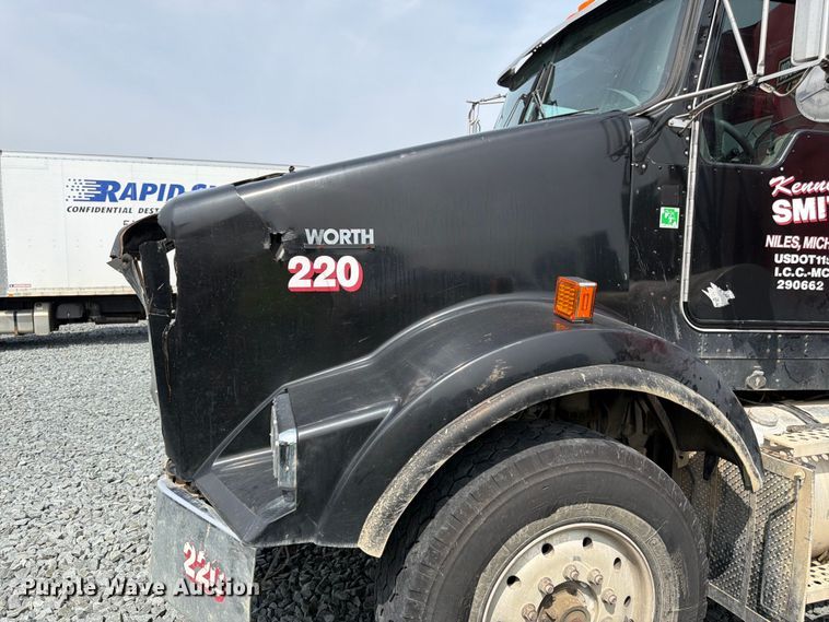 image for item YA4243 2016 Kenworth T8 Series semi truck