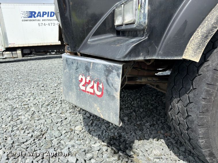 image for item YA4243 2016 Kenworth T8 Series semi truck