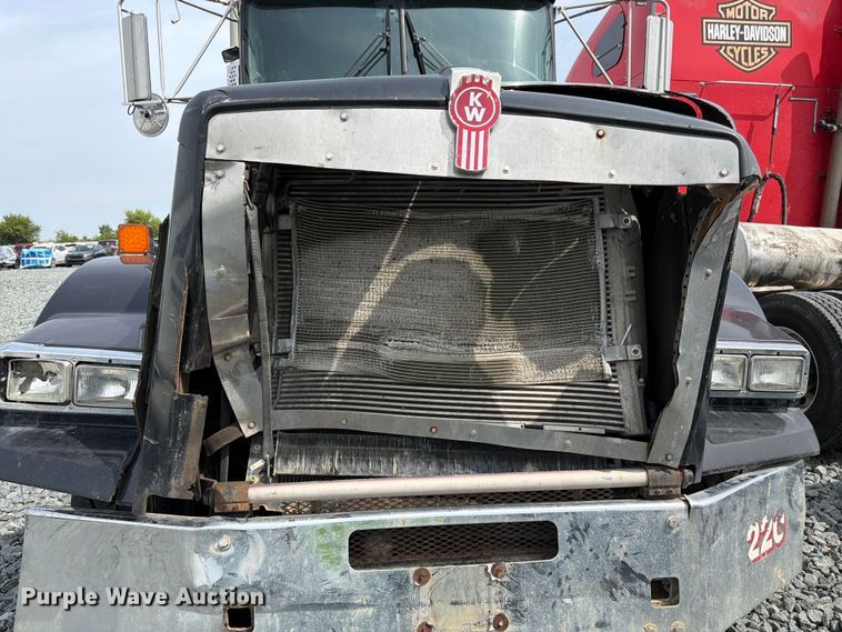 image for item YA4243 2016 Kenworth T8 Series semi truck