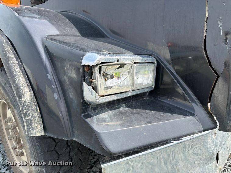 image for item YA4243 2016 Kenworth T8 Series semi truck