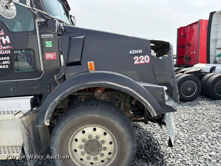 image for item YA4243 2016 Kenworth T8 Series semi truck