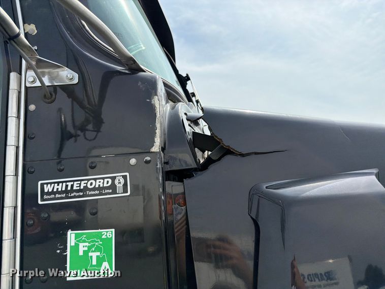 image for item YA4243 2016 Kenworth T8 Series semi truck