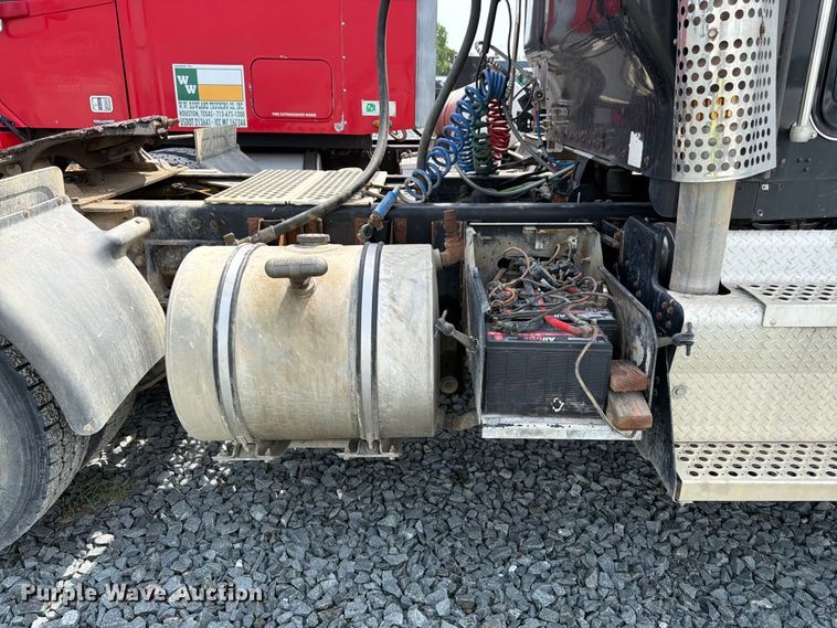 image for item YA4243 2016 Kenworth T8 Series semi truck