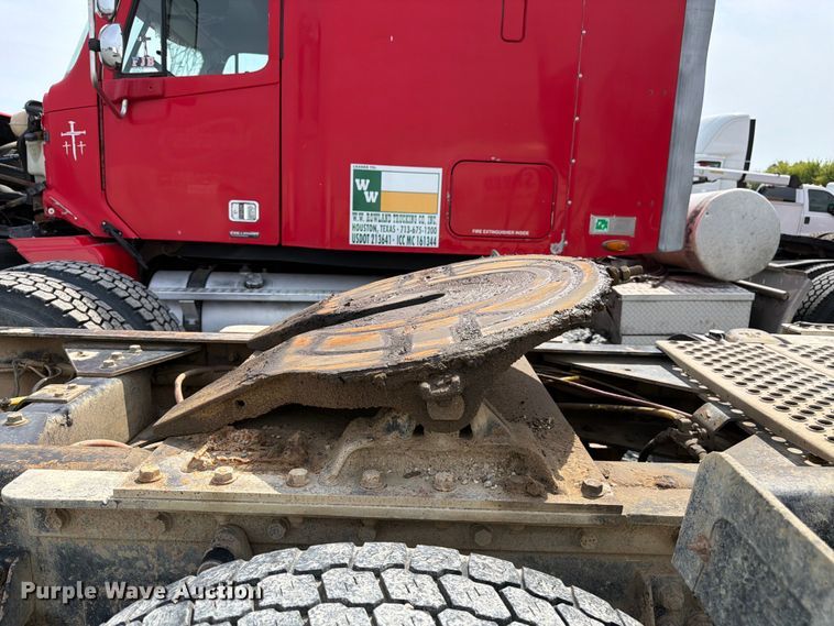 image for item YA4243 2016 Kenworth T8 Series semi truck