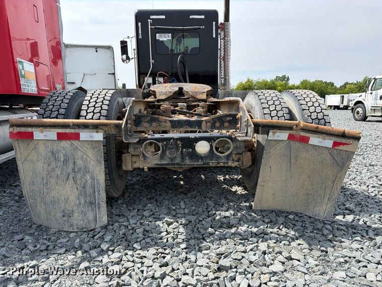 image for item YA4243 2016 Kenworth T8 Series semi truck