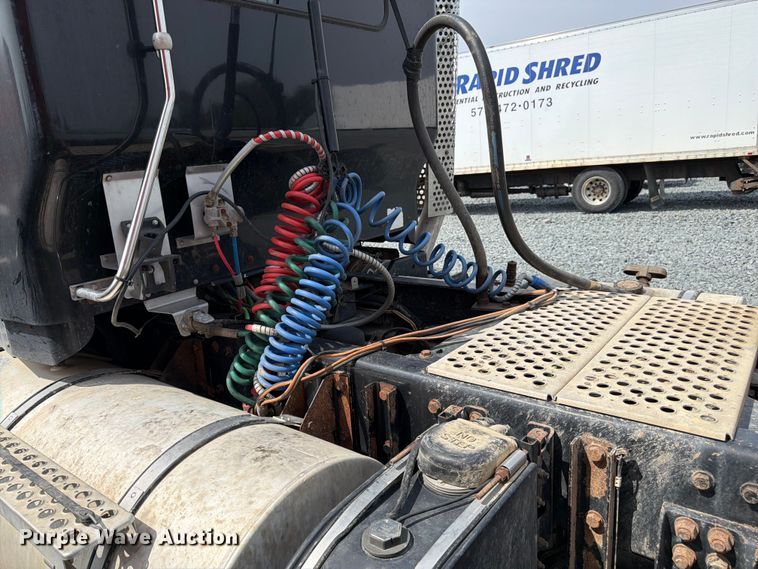 image for item YA4243 2016 Kenworth T8 Series semi truck