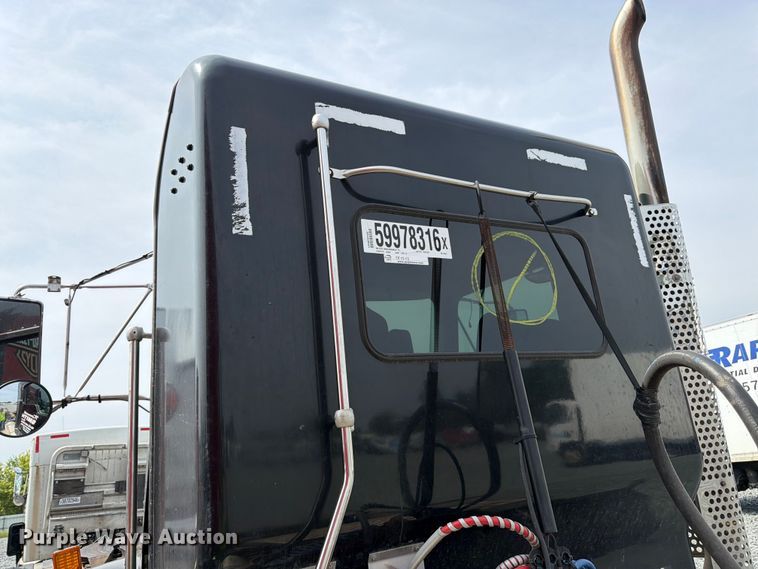 image for item YA4243 2016 Kenworth T8 Series semi truck