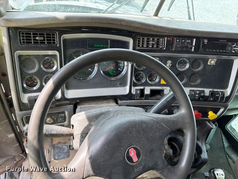 image for item YA4243 2016 Kenworth T8 Series semi truck