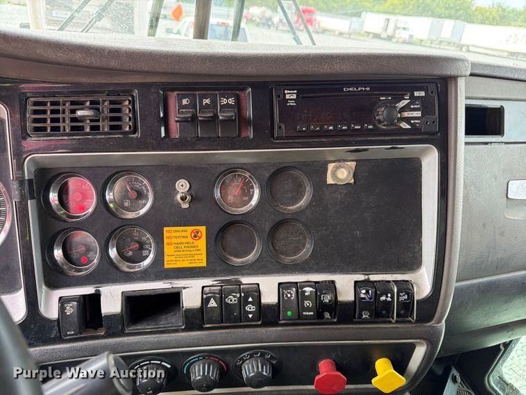 image for item YA4243 2016 Kenworth T8 Series semi truck