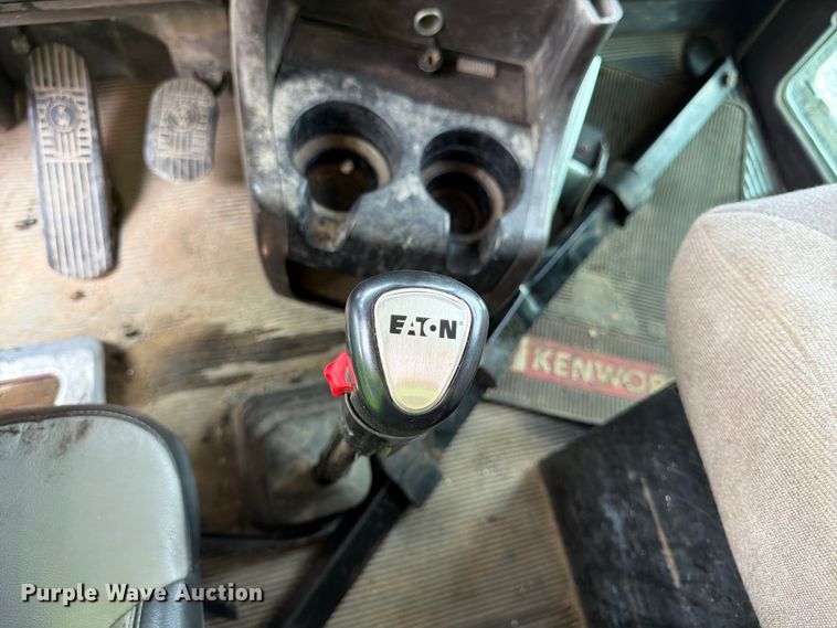 image for item YA4243 2016 Kenworth T8 Series semi truck