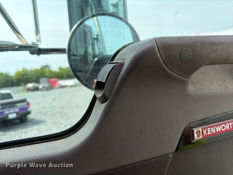 image for item YA4243 2016 Kenworth T8 Series semi truck