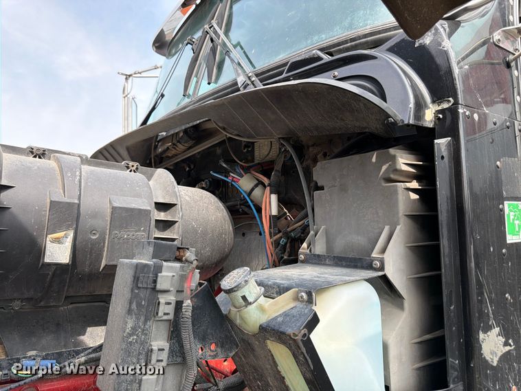 image for item YA4243 2016 Kenworth T8 Series semi truck