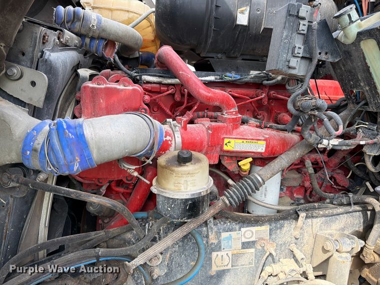 image for item YA4243 2016 Kenworth T8 Series semi truck