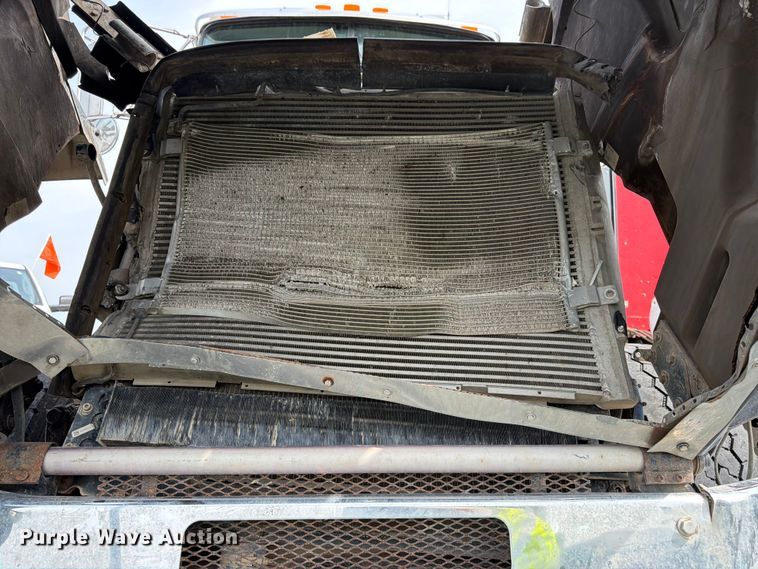 image for item YA4243 2016 Kenworth T8 Series semi truck