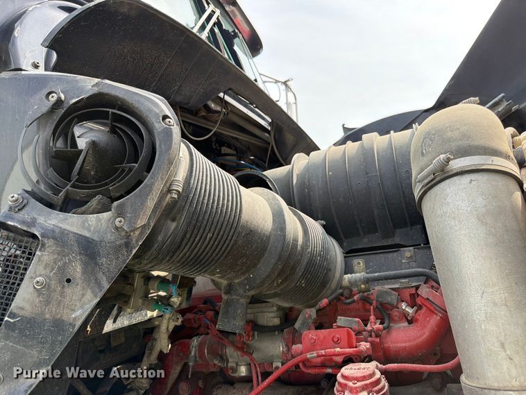image for item YA4243 2016 Kenworth T8 Series semi truck