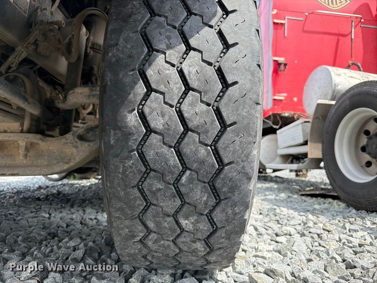 image for item YA4243 2016 Kenworth T8 Series semi truck