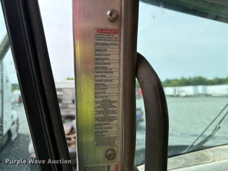 image for item YA4243 2016 Kenworth T8 Series semi truck