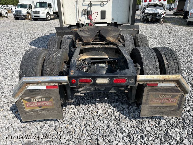 image for item YA4246 2020 Peterbilt 579 semi truck