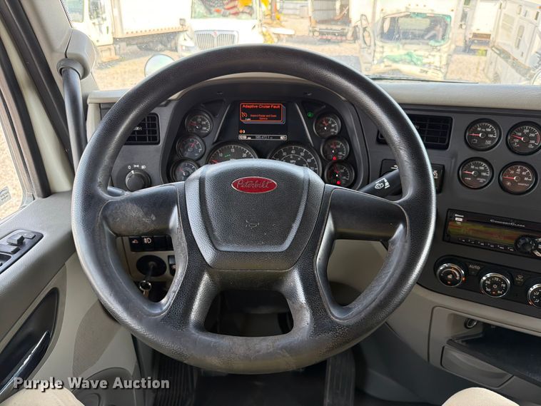 image for item YA4246 2020 Peterbilt 579 semi truck