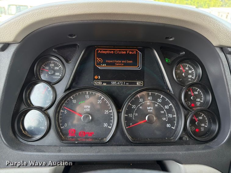 image for item YA4246 2020 Peterbilt 579 semi truck