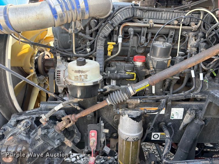 image for item YA4246 2020 Peterbilt 579 semi truck