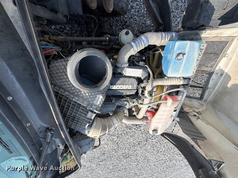 image for item YA4246 2020 Peterbilt 579 semi truck