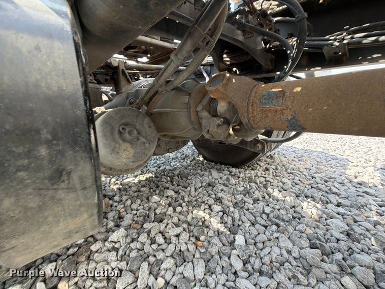 image for item YA4246 2020 Peterbilt 579 semi truck