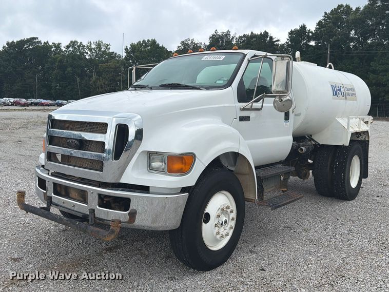 2006 Ford F750 water truck