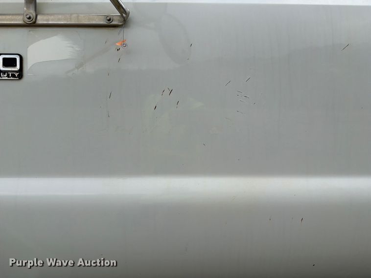 image for item YA4257 2006 Ford F750 water truck