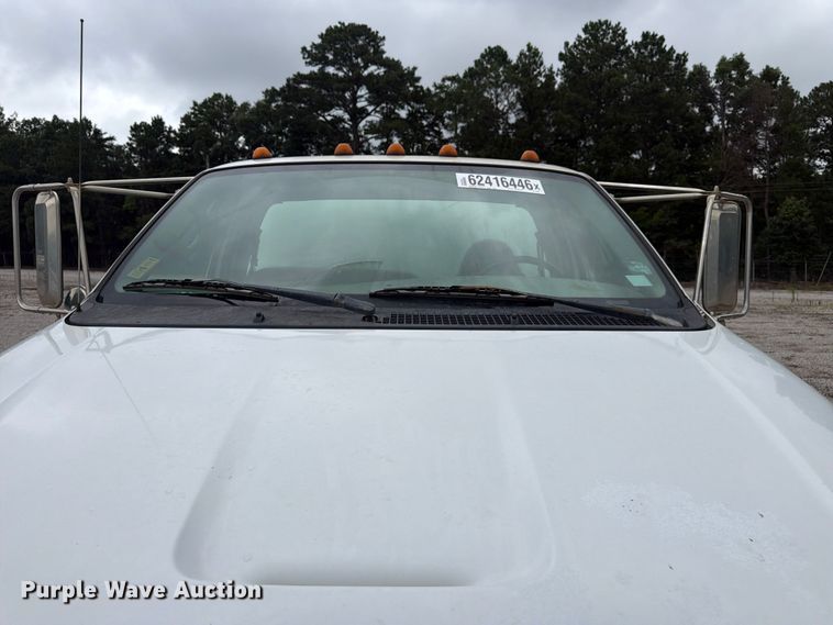 image for item YA4257 2006 Ford F750 water truck