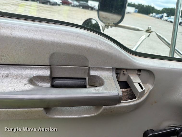 image for item YA4257 2006 Ford F750 water truck