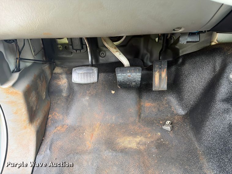 image for item YA4257 2006 Ford F750 water truck