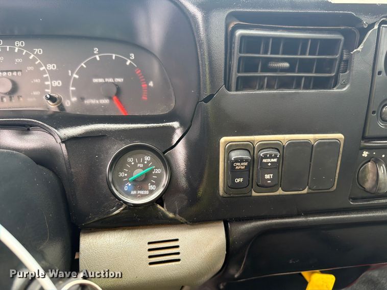 image for item YA4257 2006 Ford F750 water truck
