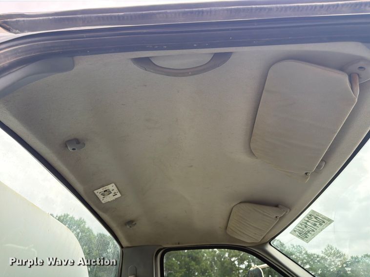 image for item YA4257 2006 Ford F750 water truck