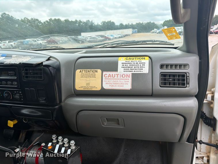 image for item YA4257 2006 Ford F750 water truck
