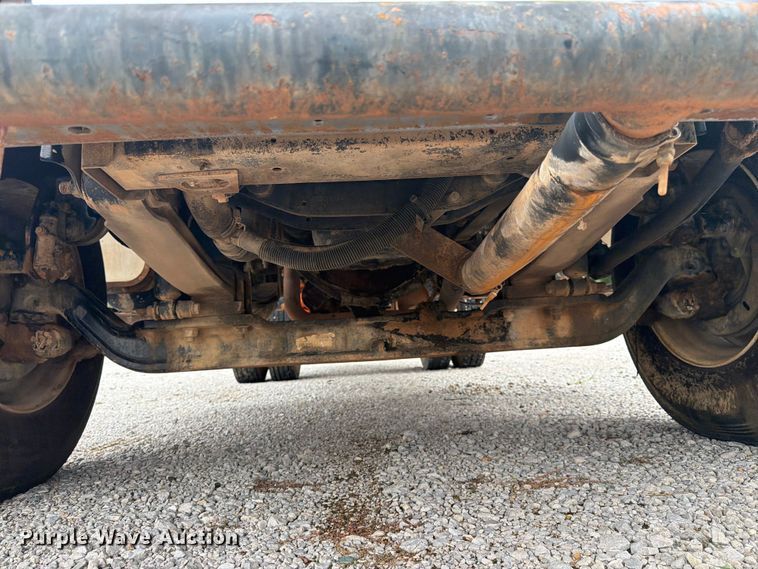 image for item YA4257 2006 Ford F750 water truck
