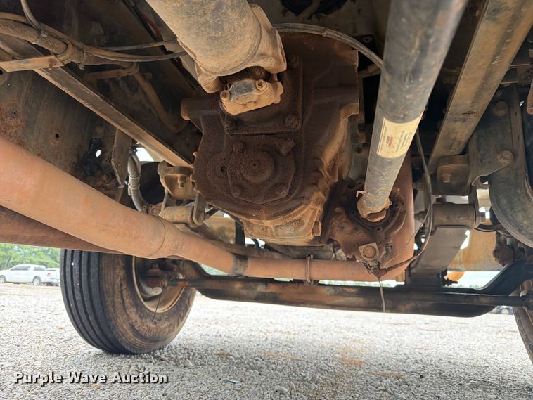 image for item YA4257 2006 Ford F750 water truck