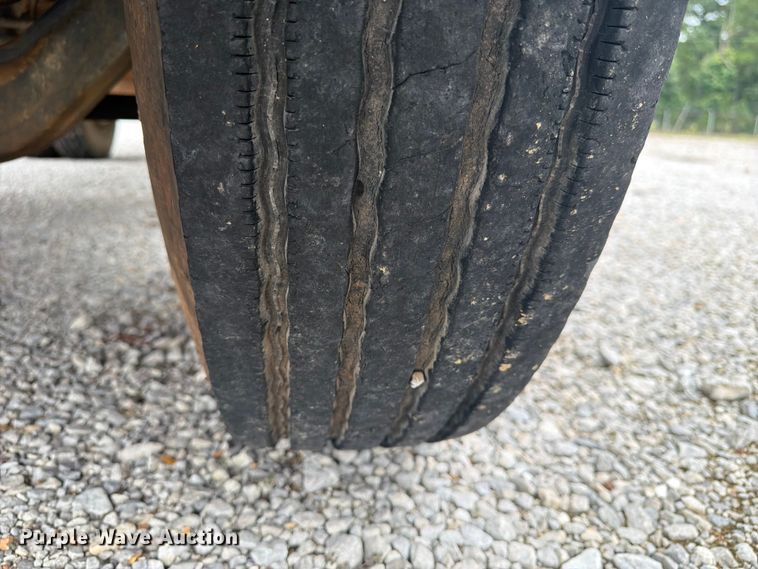 image for item YA4257 2006 Ford F750 water truck