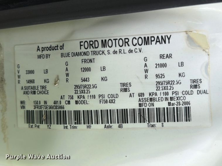 image for item YA4257 2006 Ford F750 water truck