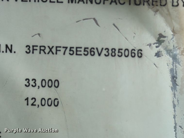 image for item YA4257 2006 Ford F750 water truck