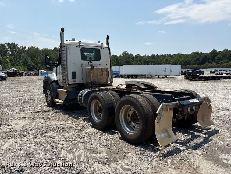 image for item YA4304 2021 Kenworth T880 semi truck